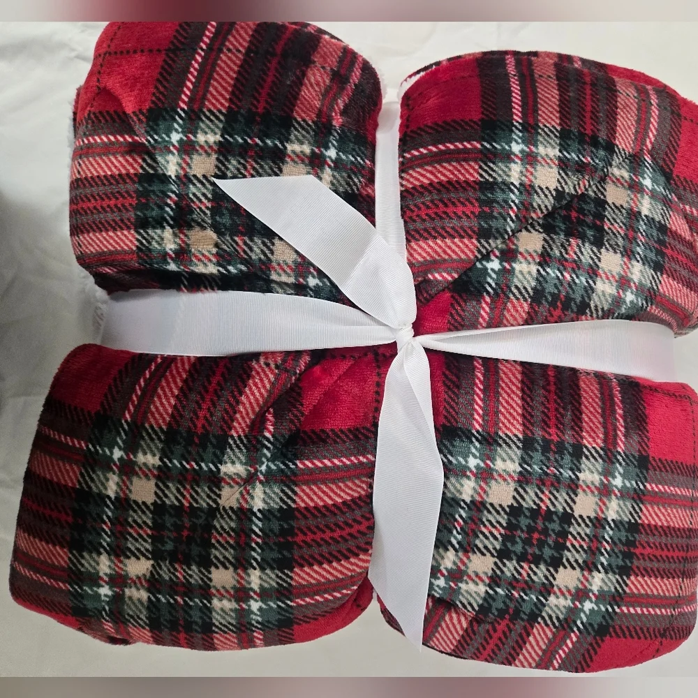 SHERAP Plaid Red and Black Holiday Throw Blanket REVERSIBLE NWT